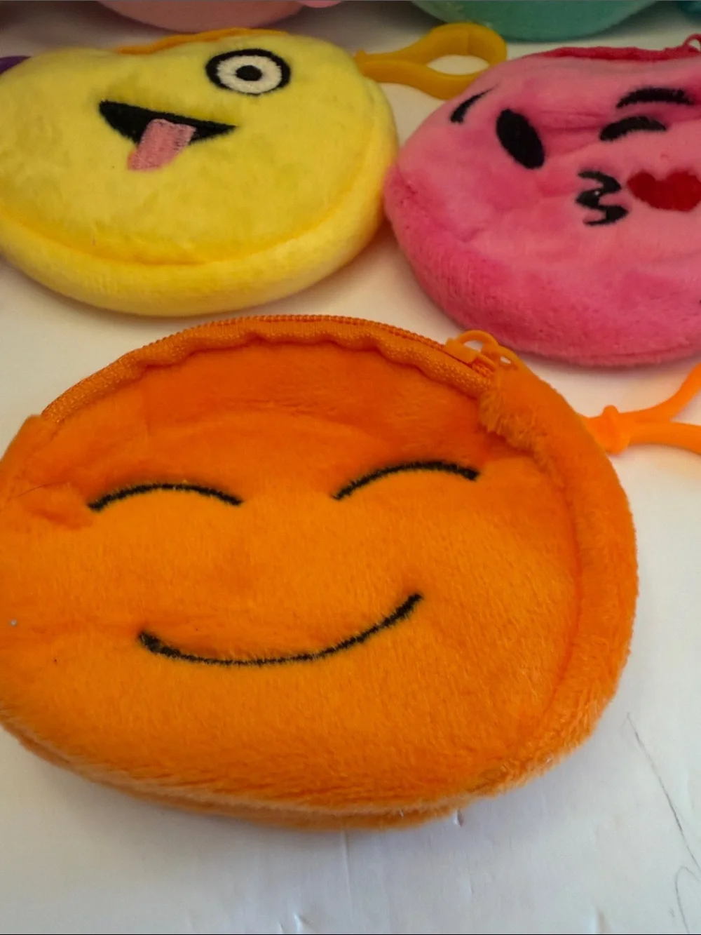 💕5/25💕 Emoji Plush Coin Pouch Keychain You Choose